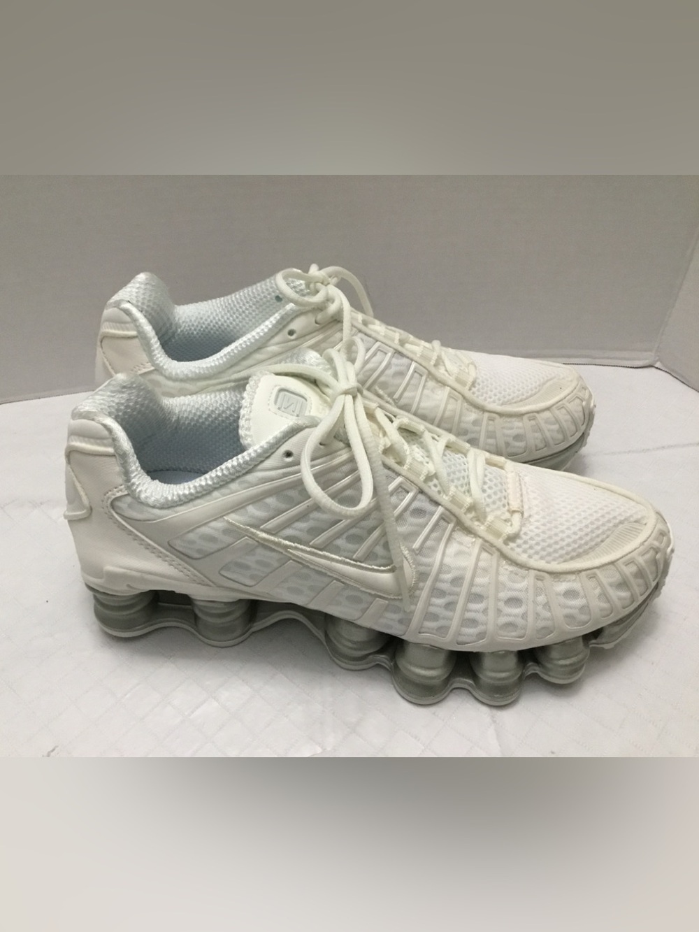 Women Nike Shox size 6.5 NWT